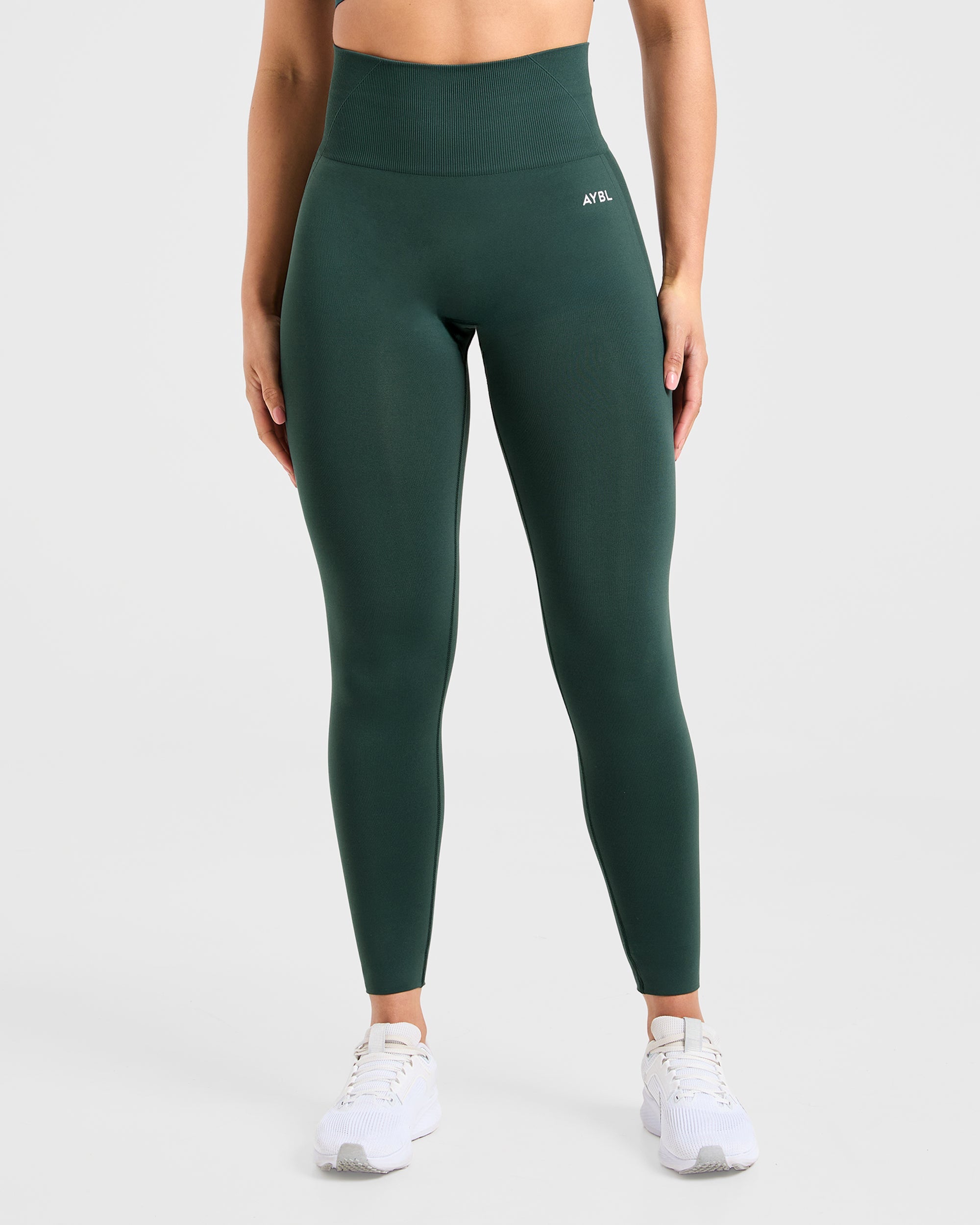 SPORTS BOTTOM WEAR