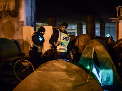 paris-migrant-tents