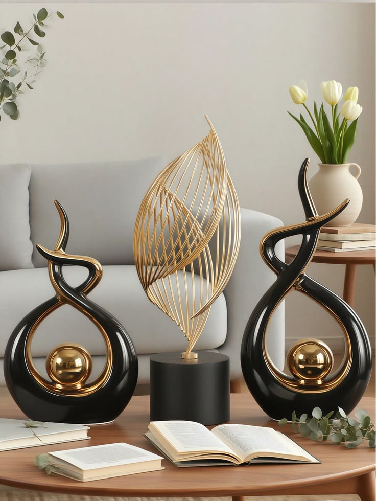 SHOWPIECE