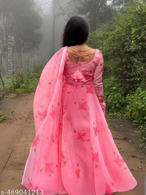 एलीगेंट ब्लश पिंक फ्लोरल अनारकली गाउन | त्योहारों और पार्टी के लिए एथनिक आउटफिट | हल्का लंबा ड्रेस के साथ दुपट्टा - roslyncart