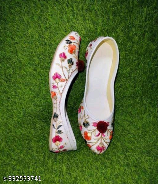 Women juttis fashion stylish  - Velora online store 
