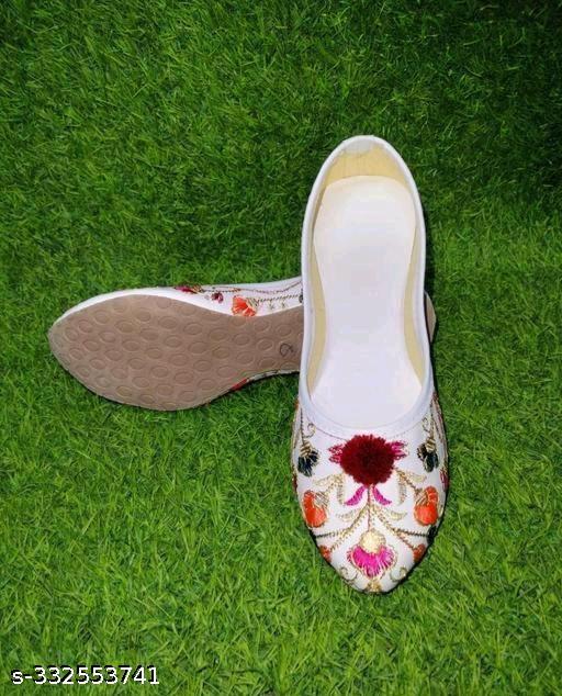 Women juttis fashion stylish  - Velora online store 