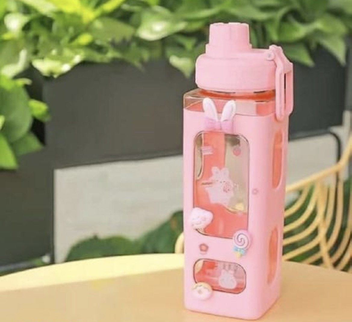 Water bottle 