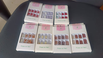 Glitter 3D Floral Press-On Nail Tips with Glue – 26 Nails Set - Velora online store 