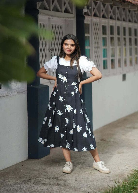 Muskan fab women black dungaree - M Y V E L O R A