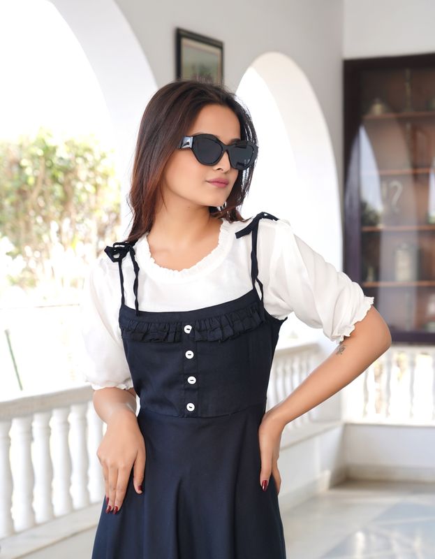 Femfit women black dungaree - M Y V E L O R A