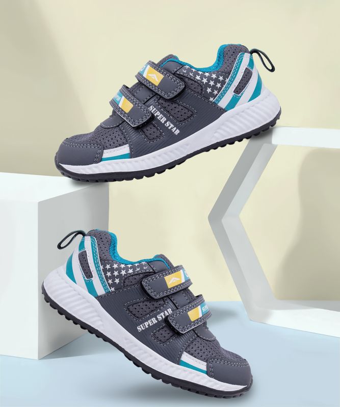 Asian boys lace running shoes - M Y V E L O R A