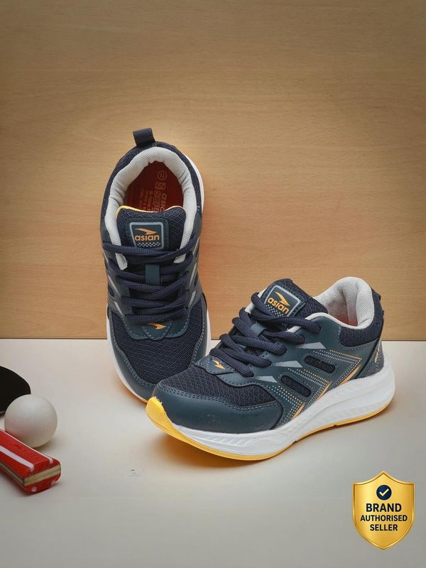 Asian boys lace running shoes - M Y V E L O R A