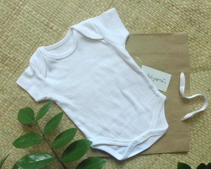 Picksparrow baby boys & baby girls white bodysuit - M Y V E L O R A