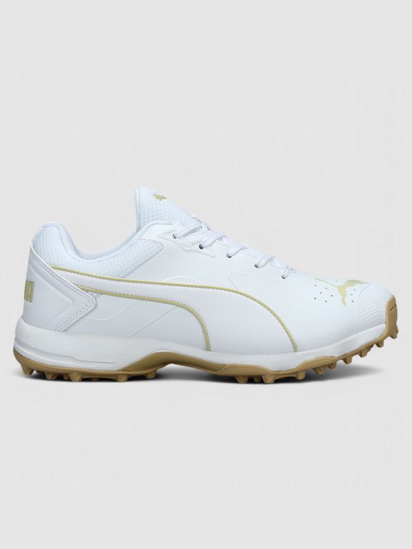 Puma ultra cricket shoes for men - M Y V E L O R A