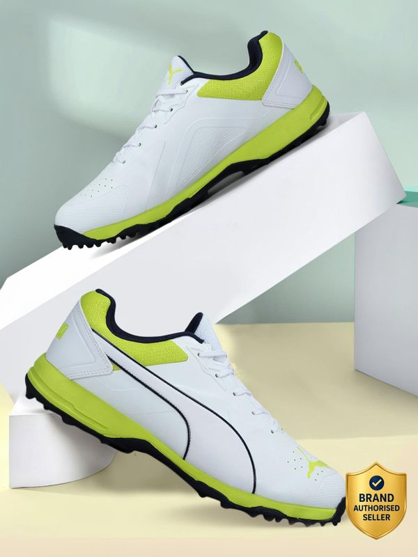 Puma ultra cricket shoes for men - M Y V E L O R A