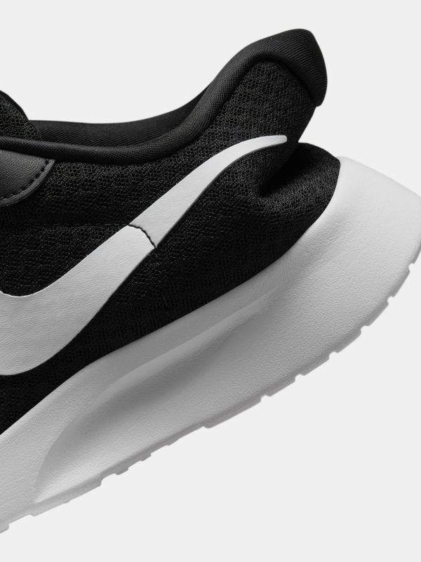 Nike wmns tanjun flyease sneakers for women - M Y V E L O R A