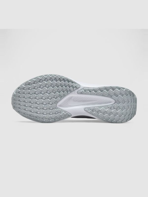 Nike quest 6 running shoes for men - M Y V E L O R A